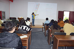 昆山曼彩交通反光貼生產廠家會議研究產品